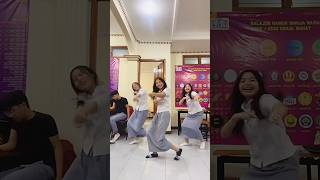 Download lagu Keren #dance #hiburansegar #smk #shorts mp3 Download lagu Keren #dance #hiburansegar #smk #shorts mp3