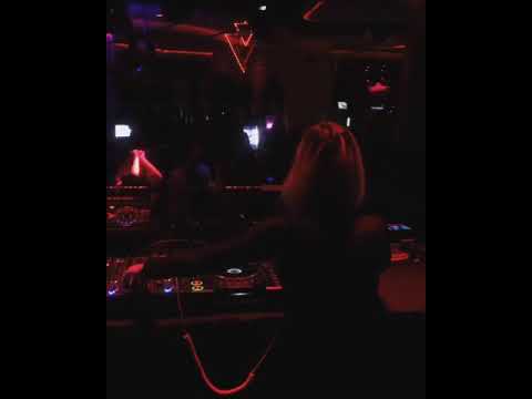 ANNA TUR plays @Pacha-Barcellona: Julio Corrales - Still This (Marco Corcella Remix) Shake