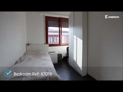 Charming 5-bedroom flat near De Angeli metro station