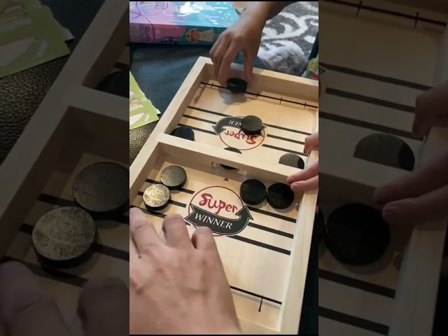 Vídeo relacionado con Juego de Mesa de Hockey, Fast Sling Puck Game Hockey de Mesa para Juego Adecuado para la interacción Entre Padres e Hijos Actividades de reunión Familiar