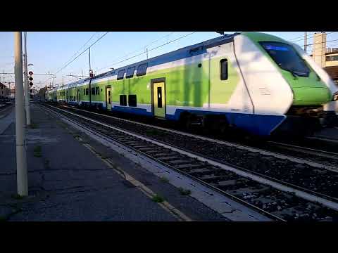 ETR421 015 Trenord - Milano Greco - 19/4/2022