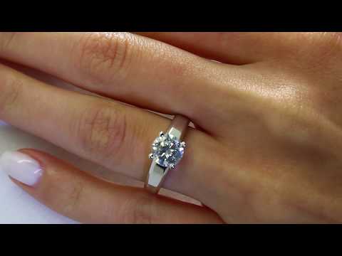 Solitaire Round Cut Diamond Engagement Ring in White Gold (MVS0019-W)