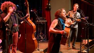 Ani DiFranco - Binary (eTown webisode #1195)