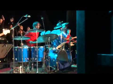 Elvis Tribute drummer goes crazy, Ronnie tutt style! | Drums by Udo Masshoff Drums