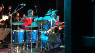 Elvis Tribute drummer goes crazy, Ronnie tutt style! | Drums by Udo Masshoff Drums