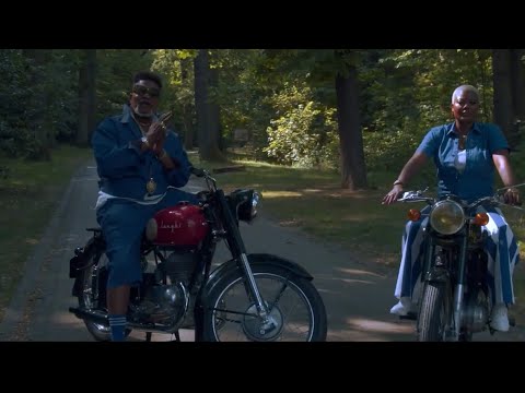 KOFFI OLOMIDE x CINDY LE COEUR - ROMANTIQUE [ CLIP OFFICIEL ]