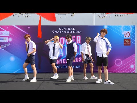 220528 Magician cover TXT - Blue Hour (5시 53분의 하늘에서 발견한 너와 나) @ Central Chaengwattana 2022 (Au)