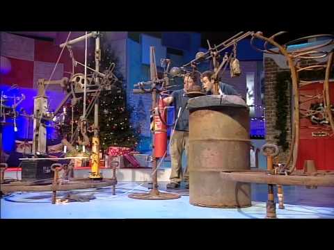 rob higgs blue peter xmas lights contraption.mp4