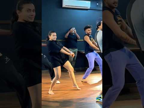 ශනුද්‍රි සාරංග සංගීතා මිස් එක්ක ඔෂාන් ආදරණීය තරුවක් අළුත්ම Movie එකට Dance Rehearsals අතරතුර 😍❤️