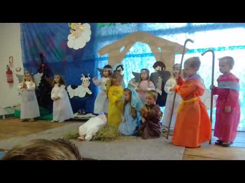 Crianças do Maternal II, da E.M.E.I Esperança em sua apresentação de natal ontem a noite.