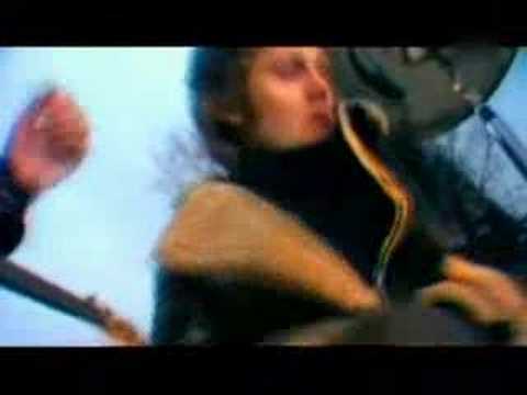 Queen vs Genesis We will rock you