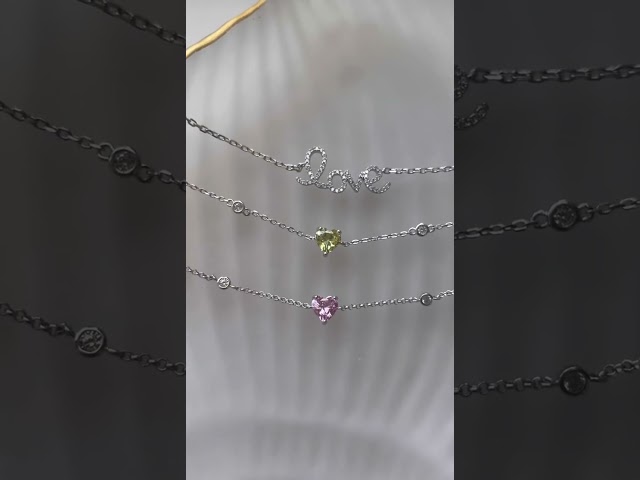 طقم love باللون الفضي (SET781) .