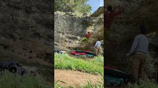 Photo of problem Fuera del Arco in Tamajón boulder Area