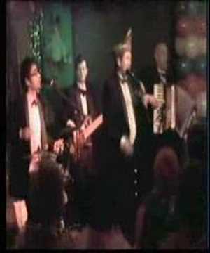 UMMER D'R NEAVER - NEDOEDA 2006