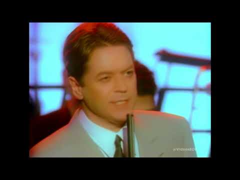 Videoclip de You're So Desirable — Robert Palmer