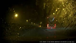 [閒聊] 大雨起霧開燈