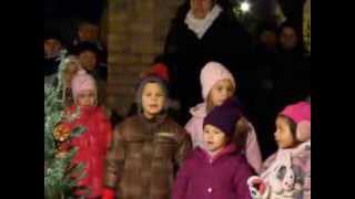 preview picture of video '2013 december 19. Karácsonyi műsor a főtéren.(6)'