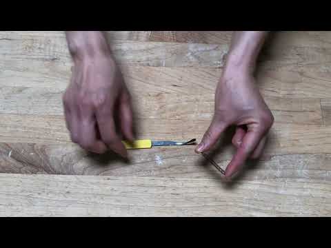 How to use lame to score bread