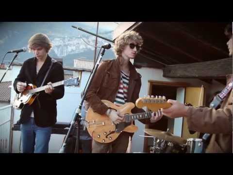 Bob and the Apple - Get Back (From The Rooftop)