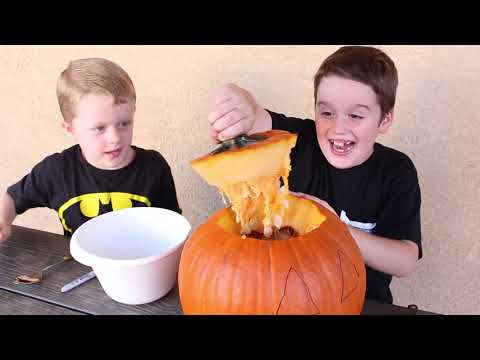 Rattlesnakes in my Jack O' Lantern! Vicious Snake Toys get in to the Pumpkin for Halloween! Video