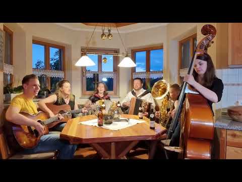 Wochenend-Songs mit der "Familienmusik Freund"