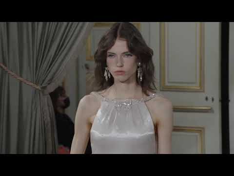 Giorgio Armani Privé - Fall/Winter 21-22 Haute Couture Fashion Show