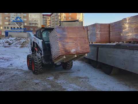 Обзор мини погрузчика Bobcat S530 с вилами