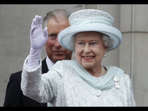 Bake Like Royalty: Queen Elizabeth's Favorite Official Christmas Pudding Recipe Revealed! #royals