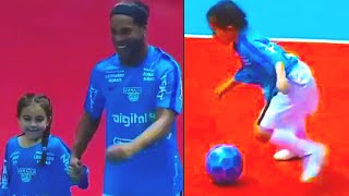What the hell she is doing? This 9-year-old girl is INSANE! Ariana dos Santos - Ronaldinho and Barca video