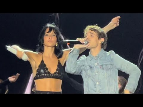AITANA y SEN SENRA cantan juntos en directo por primera vez HERMOSA CASUALIDAD en Mallorca