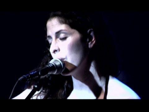 אפרת בן צור - צוללת - בהופעה