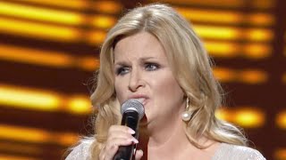 Trisha Yearwood&#39;s ACM Awards Tribute Performance Was Gut-Wrenching
