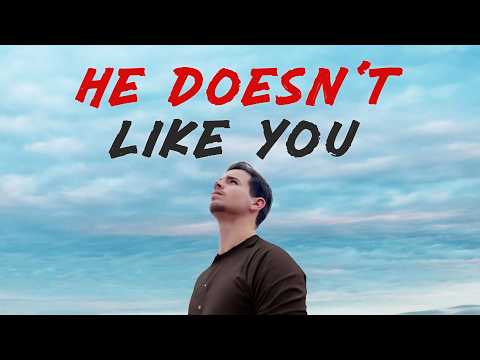 Does He Like Me - 5 Signs He Doesn’t Like You That Much