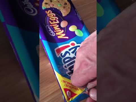 Chips Ahoy! Cadbury Mini Eggs Cookies #ASMR #food