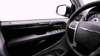 preview picture of video '2013 Chrysler Town Country Bristol CT 06010'