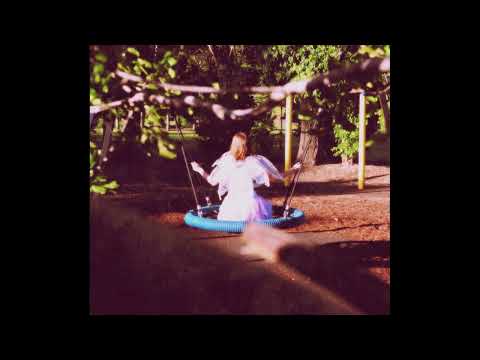 Nostalgia Hurts - Amélie Farren