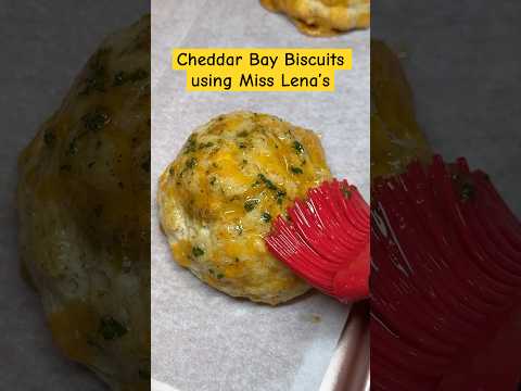 How to Make Cheddar Bay Biscuits (Red Lobster Copycat)