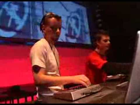 SOUTHEAST aka Paul Hubiss & Jergen - live from Vibrations party in Prague