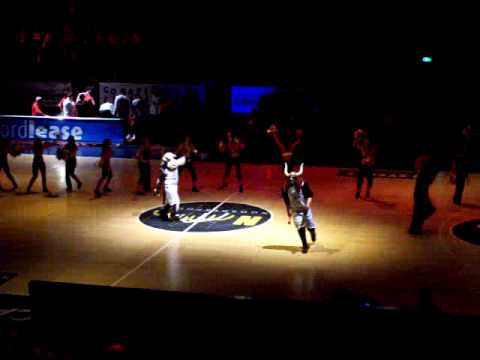 Mascottes Shine Donar Den Bosch 9 mei 2009