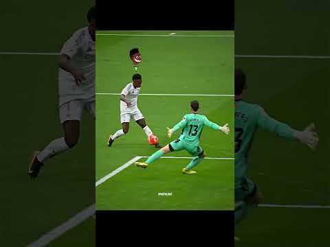 Mbappe shows Vinicius how to score!😱