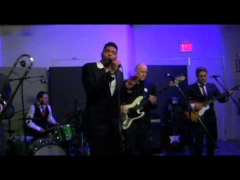 JC Brooks- "I Am Trying to Break Your Heart" Live at Q-Division