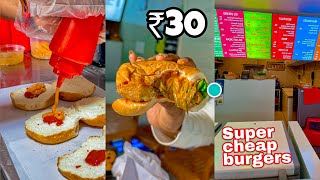 Juicy burgers at just ₹30 the cheapest burgers in Pondicherry Mahatma Gandhi hospital || #foodozers