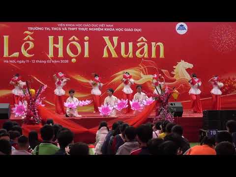  Tập thể lớp 7C biểu diễn "Tết 3 miền" trong Lễ Hội Xuân 2026