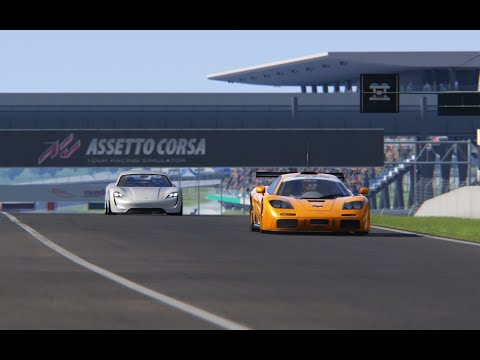 McLaren F1 GTR vs Porsche Mission R Hybrid Concept at Mugello
