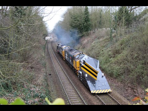 RARE: 37402+37401 with snowplough test run Horns & Thrashes out of Postwick