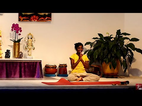 Yogastunde  "Meditatives Halten" mit Satyavati - Yoga Vidya Grundreihe Live 16:15 Uhr 30.09.2020