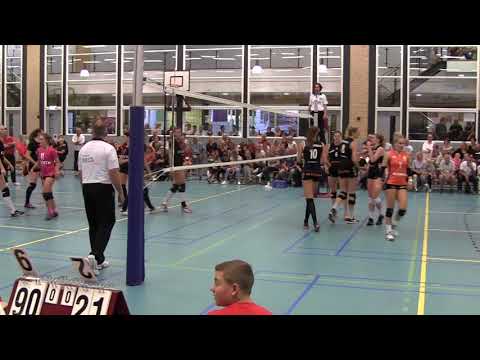 TUNNIS NL VOLLEYBALWEDSTRIJD IN DE ACTIVIAHAL IN SINT ANTHONIS 003