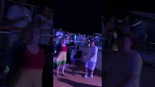 Glow Party under the stars on the NCL Getaway #cruise #glowparty #ncl #nclgetaway #spiceH2O 🕺🪩