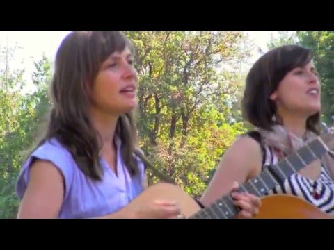 The Good Lovelies "Lonesome Heart" absolutely acoustic from the Festival