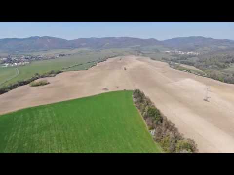 FARMA LUTILA - PRÍPRAVA PÔDY PRED SIATÍM KRMOVÍN